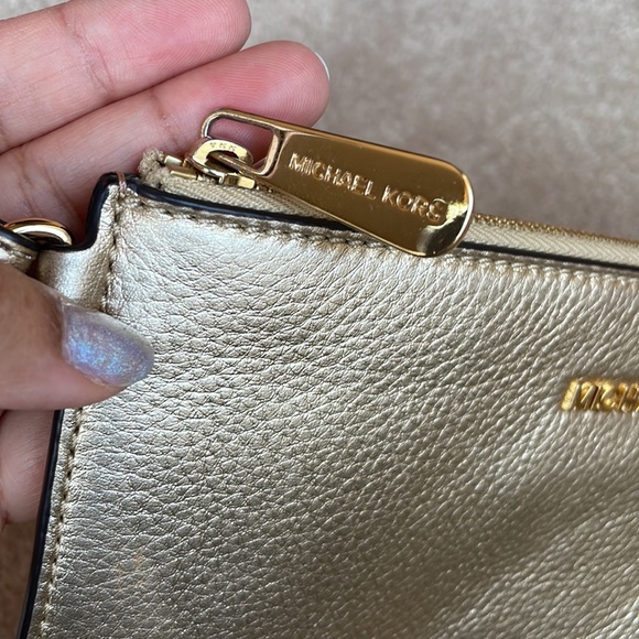 Michael Kors Gold wristlet - Picture 4 of 7